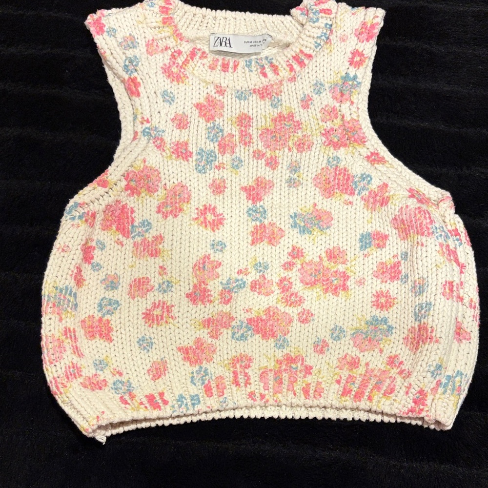Zara Cream Knit Top with Pink and Blue Floral Design